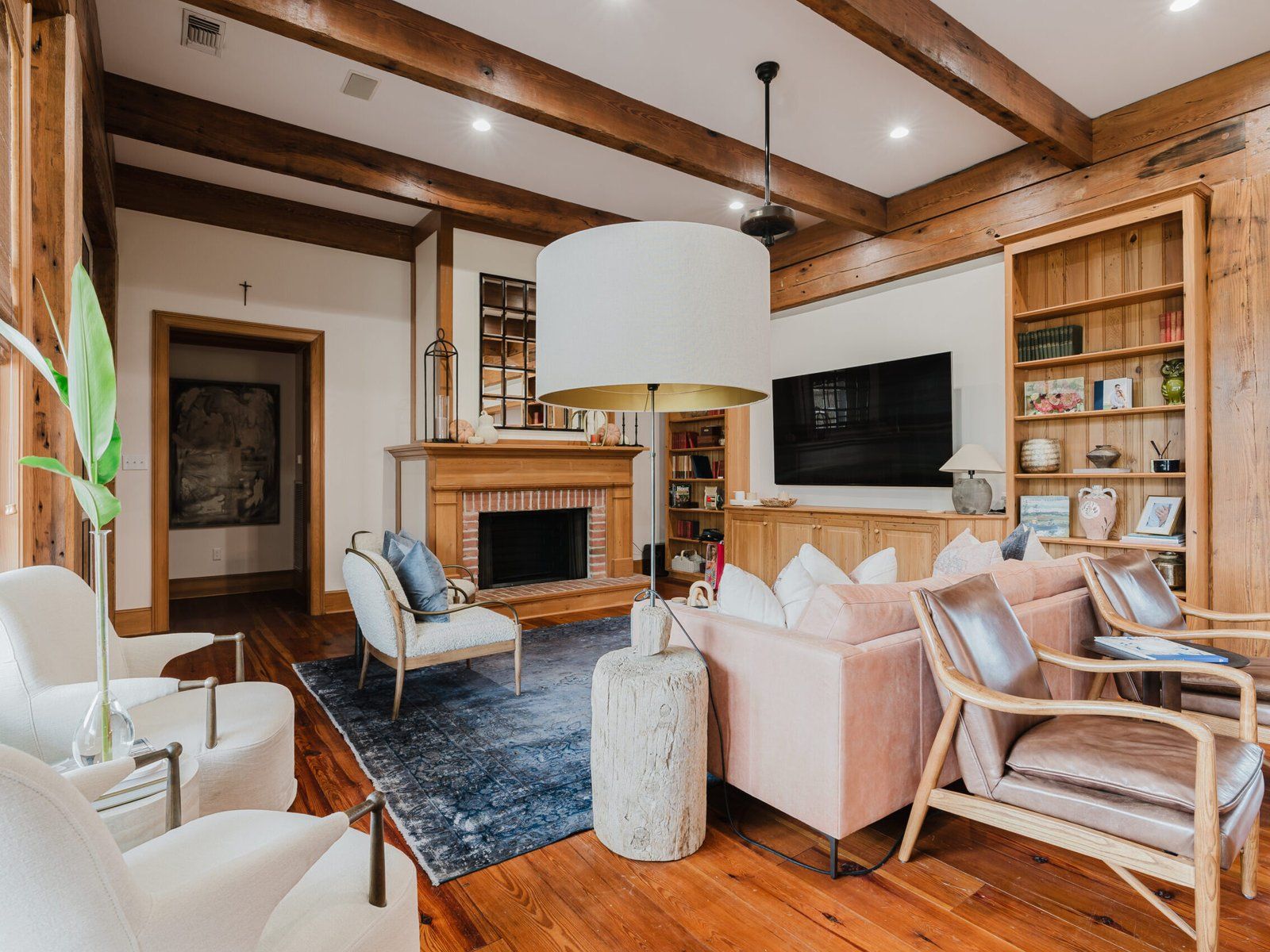 Interior photo: Living Room